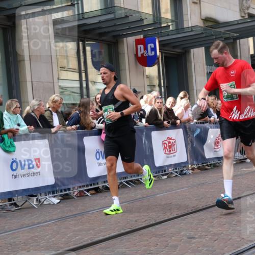13.09.2026 - 21. swb-Marathon Bremen Strokosch-Dieckow http://msf.ph/oto/10429195 13.09.2026 13:08:55 Ziel 1034, 1241, 2287, 2291, 2909, 3197, 4384, 4895, 4898, 5383, 7262, 8120, 8759, 8830, 9789, 9866, 9904, 10044, 715, 1925, 3110, 3276, 3330, 4033, 5377, 5517, 5636, 5696, 6842, 6906, 7064, 7121, 8555, 9240, 9411, 9702, 9867, 9906, 9911 meine-sportfotos.de
