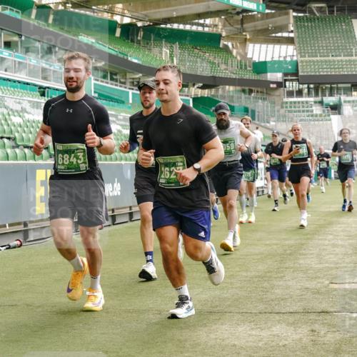 13.09.2026 - 21. swb-Marathon Bremen Michael Burmester http://msf.ph/oto/10429228 13.09.2026 13:03:13 Laufen im Stadion 150, 209, 210, 488, 596, 722, 725, 762, 881, 936, 940, 946, 1014, 1163, 1250, 1343, 1458, 1460, 1479, 1611, 1649, 1771, 2047, 2223, 2276, 2292, 2345, 2364, 2378, 2421, 2434, 2513, 2625, 2638, 2666, 2668, 2779, 2851, 2900, 2934, 2977, 2987, 3013, 3044, 3114, 3135, 3163, 3164, 3187, 3248, 3258, 3294, 3334, 3360, 3392, 3402, 3454, 3460, 3496, 3510, 3527, 3576, 3579, 3585, 3597, 3603, 3618, 3721, 3846, 3852, 3859, 3893, 3938, 3970, 3983, 4000, 4077, 4133, 4506, 4558 meine-sportfotos.de