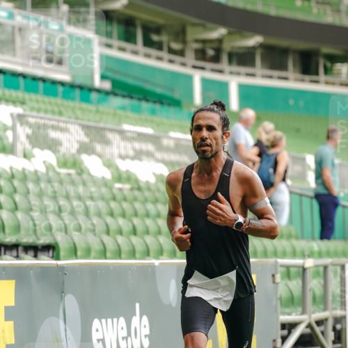 13.09.2026 - 21. swb-Marathon Bremen Michael Burmester http://msf.ph/oto/10429234 13.09.2026 12:01:28 Laufen im Stadion 1956 meine-sportfotos.de