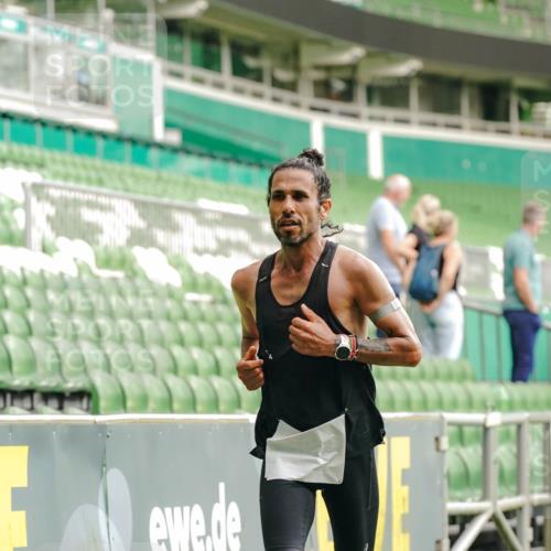 13.09.2026 - 21. swb-Marathon Bremen Michael Burmester http://msf.ph/oto/10429238 13.09.2026 12:01:28 Laufen im Stadion 1956 meine-sportfotos.de