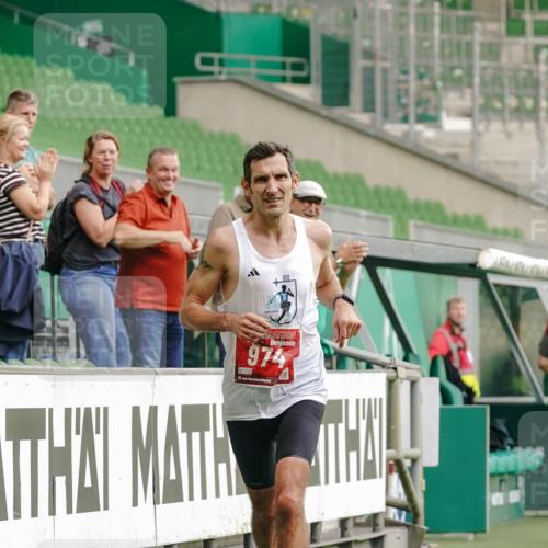 13.09.2026 - 21. swb-Marathon Bremen Michael Burmester http://msf.ph/oto/10429260 13.09.2026 12:03:16 Laufen im Stadion 626 meine-sportfotos.de