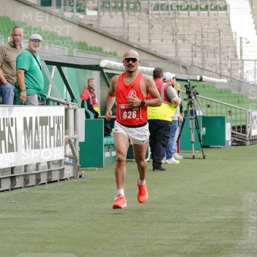 13.09.2026 - 21. swb-Marathon Bremen Michael Burmester http://msf.ph/oto/10429273 13.09.2026 12:03:18 Laufen im Stadion 626 meine-sportfotos.de