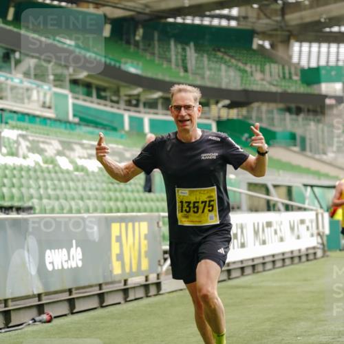 13.09.2026 - 21. swb-Marathon Bremen Michael Burmester http://msf.ph/oto/10429373 13.09.2026 10:20:41 Laufen im Stadion 10244, 10261, 10262, 10366, 10475, 10818, 10961, 10994, 11067, 11068, 11142, 11176, 11197, 11418, 11512, 11964, 12289, 12324, 12358, 12413, 12456, 12513, 12540, 13505, 13514, 13530, 13540, 13541, 13548, 13558, 13560, 13575, 13583, 13588, 13590, 13601, 13605, 13606, 13610, 13619, 13633, 13637, 10597, 12272, 12458, 13501, 13504, 13510, 13515, 13517, 13522, 13542, 13547, 13561, 13567, 13579, 13623, 13635 meine-sportfotos.de