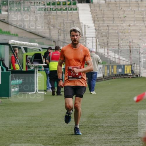 13.09.2026 - 21. swb-Marathon Bremen Michael Burmester http://msf.ph/oto/10429402 13.09.2026 12:05:39 Laufen im Stadion 176, 207, 1231, 1681, 1956 meine-sportfotos.de