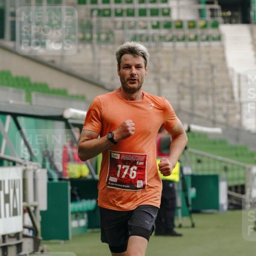 13.09.2026 - 21. swb-Marathon Bremen Michael Burmester http://msf.ph/oto/10429416 13.09.2026 12:05:40 Laufen im Stadion 176, 207, 1231, 1681, 1956 meine-sportfotos.de