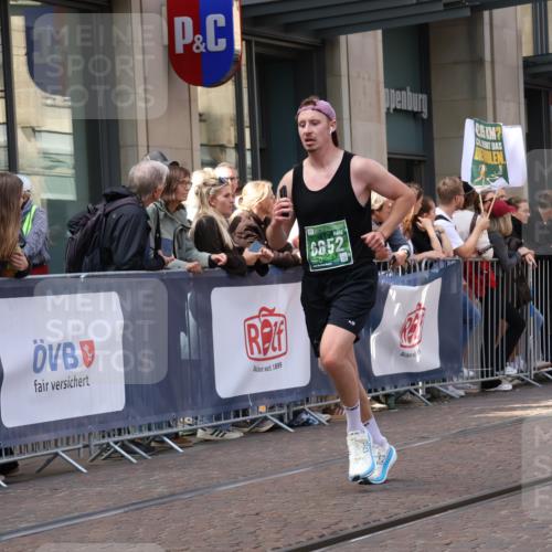 13.09.2026 - 21. swb-Marathon Bremen Strokosch-Dieckow http://msf.ph/oto/10429447 13.09.2026 13:09:13 Ziel 195, 1034, 3197, 4473, 4782, 4895, 5111, 6652, 8759, 9789, 9866, 1241, 1925, 2287, 2291, 2909, 4384, 4898, 5383, 5517, 5636, 5696, 6906, 7262, 8120, 8830, 9904, 9911, 10044 meine-sportfotos.de