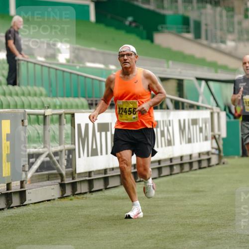 13.09.2026 - 21. swb-Marathon Bremen Michael Burmester http://msf.ph/oto/10429466 13.09.2026 10:20:48 Laufen im Stadion 10244, 10261, 10262, 10366, 10818, 10961, 10994, 11067, 11068, 11142, 11176, 11197, 11418, 11512, 11964, 12289, 12324, 12358, 12413, 12456, 12513, 12520, 12540, 13505, 13514, 13530, 13540, 13548, 13558, 13560, 13568, 13575, 13583, 13588, 13590, 13601, 13605, 13606, 13610, 13619, 13633, 13637, 10597, 12272, 12457, 12458, 13501, 13504, 13510, 13515, 13517, 13522, 13542, 13547, 13554, 13561, 13567, 13579, 13623, 13635 meine-sportfotos.de