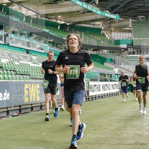 13.09.2026 - 21. swb-Marathon Bremen Michael Burmester http://msf.ph/oto/10429471 13.09.2026 13:03:19 Laufen im Stadion 150, 209, 210, 488, 596, 722, 725, 762, 881, 936, 940, 1014, 1163, 1250, 1343, 1458, 1460, 1479, 1611, 1649, 1653, 1771, 2223, 2276, 2292, 2345, 2364, 2378, 2421, 2434, 2513, 2625, 2666, 2668, 2779, 2851, 2891, 2900, 2934, 2977, 2987, 3013, 3044, 3114, 3135, 3163, 3164, 3187, 3248, 3258, 3294, 3334, 3360, 3392, 3402, 3454, 3460, 3496, 3510, 3527, 3576, 3579, 3585, 3597, 3603, 3618, 3721, 3846, 3852, 3859, 3893, 3938, 3970, 3983, 4000, 4077, 4133, 4506, 4558 meine-sportfotos.de