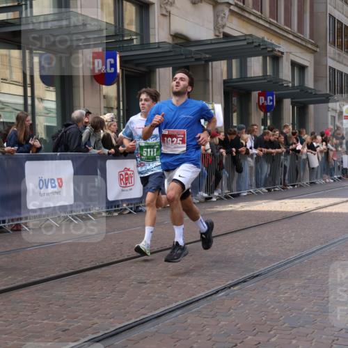 13.09.2026 - 21. swb-Marathon Bremen Strokosch-Dieckow http://msf.ph/oto/10429475 13.09.2026 13:09:14 Ziel 195, 1034, 3197, 4473, 4782, 4895, 5111, 6652, 8759, 9241, 9789, 9866, 1241, 1925, 2287, 2291, 2909, 4384, 4898, 5383, 5517, 5636, 5696, 7262, 8120, 8830, 9904, 9911, 10044 meine-sportfotos.de