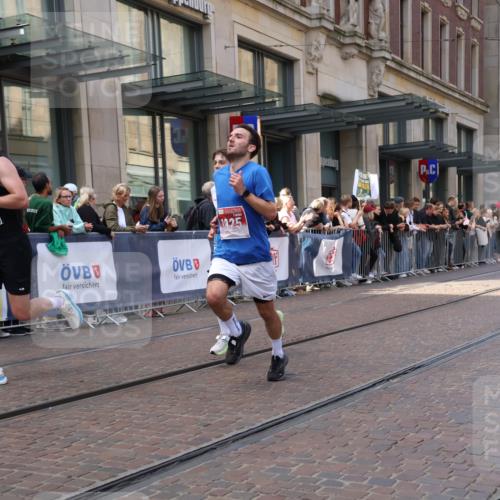 13.09.2026 - 21. swb-Marathon Bremen Strokosch-Dieckow http://msf.ph/oto/10429485 13.09.2026 13:09:15 Ziel 195, 1034, 3197, 4473, 4782, 4895, 5111, 6652, 8759, 9241, 9789, 9866, 1241, 1925, 2287, 2291, 2909, 4384, 4895, 4898, 5383, 5636, 5696, 7262, 8120, 8830, 9866, 9904, 9911, 10044 meine-sportfotos.de