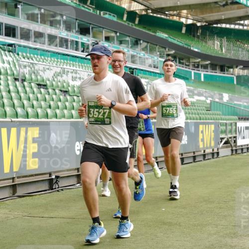 13.09.2026 - 21. swb-Marathon Bremen Michael Burmester http://msf.ph/oto/10429516 13.09.2026 13:03:20 Laufen im Stadion 150, 209, 210, 488, 596, 722, 725, 762, 881, 936, 940, 1014, 1163, 1250, 1343, 1458, 1460, 1479, 1611, 1649, 1653, 1771, 2223, 2276, 2292, 2345, 2364, 2378, 2421, 2434, 2513, 2625, 2666, 2668, 2779, 2851, 2891, 2900, 2934, 2977, 2987, 3013, 3044, 3114, 3135, 3163, 3164, 3187, 3248, 3258, 3294, 3334, 3360, 3392, 3402, 3454, 3460, 3496, 3510, 3527, 3576, 3579, 3585, 3597, 3603, 3618, 3721, 3846, 3852, 3859, 3893, 3938, 3970, 3983, 4000, 4077, 4133, 4506, 4558 meine-sportfotos.de