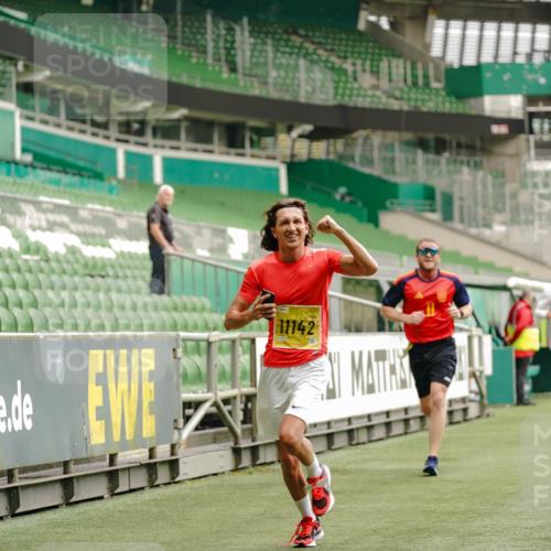 13.09.2026 - 21. swb-Marathon Bremen Michael Burmester http://msf.ph/oto/10429590 13.09.2026 10:20:54 Laufen im Stadion 10244, 10261, 10262, 10818, 10961, 10994, 11067, 11068, 11142, 11176, 11197, 11418, 11512, 11964, 12289, 12324, 12358, 12413, 12456, 12513, 12520, 12540, 13505, 13514, 13540, 13548, 13558, 13560, 13568, 13575, 13583, 13588, 13590, 13601, 13605, 13606, 13608, 13610, 13619, 13633, 13637, 10597, 12272, 12457, 12458, 13501, 13504, 13510, 13515, 13517, 13522, 13542, 13547, 13554, 13561, 13567, 13579, 13623, 13635 meine-sportfotos.de