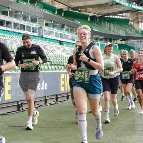 13.09.2026 - 21. swb-Marathon Bremen Michael Burmester http://msf.ph/oto/10429601 13.09.2026 13:27:12 Laufen im Stadion 186, 202, 357, 364, 390, 530, 597, 645, 726, 833, 888, 925, 1077, 1283, 1412, 1473, 1487, 1496, 1530, 1608, 1618, 1700, 1744, 1769, 1828, 1958, 1961, 1984, 2236, 2273, 2309, 2382, 2384, 2388, 2404, 2428, 2502, 2507, 2508, 2542, 2558, 2576, 2582, 2592, 2656, 2675, 2725, 2748, 2817, 2875, 2876, 2923, 2965, 2970, 3045, 3047, 3050, 3062, 3073, 3084, 3097, 3172, 3184, 3219, 3359, 3433, 3540, 3592, 3629, 3756, 3885, 3907, 3978, 4457, 4660 meine-sportfotos.de