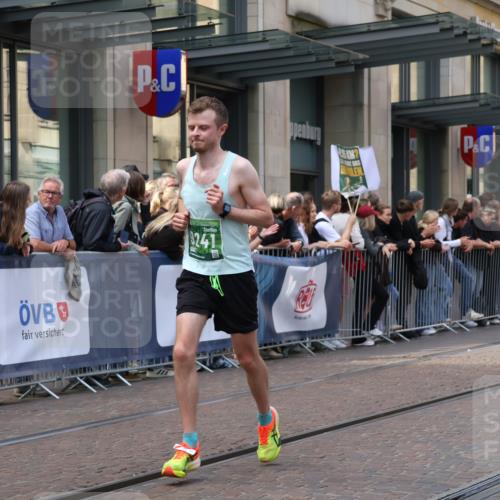 13.09.2026 - 21. swb-Marathon Bremen Strokosch-Dieckow http://msf.ph/oto/10429628 13.09.2026 13:09:29 Ziel 195, 567, 1723, 1975, 2750, 4473, 4782, 8835, 9241, 9277, 9804, 1034, 1241, 2909, 3197, 4895, 4898, 5111, 5383, 6652, 8759, 9789, 9866, 9904, 10044 meine-sportfotos.de