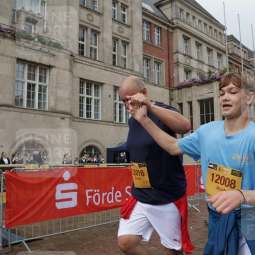 13.09.2026 - Kiel Lauf Yannick Fuchs http://msf.ph/oto/10429643 13.09.2026 11:10:45 Ziel 586, 1334, 2175, 2176, 2177, 3716, 6409, 6670, 8491, 9916, 10090, 10101, 10380, 10550, 11600, 678, 1937, 2134, 2630, 3086, 3245, 6476, 9102, 9206, 9406, 10704, 11060, 11576, 12008, 12016, 12178, 12698, 1523, 2512, 2628, 5920, 6756, 6852, 7930, 8468, 8826, 10661, 11644, 585, 1937, 3086, 3227, 4063, 5371, 9102, 9168, 9254, 10154, 12008, 12016 meine-sportfotos.de