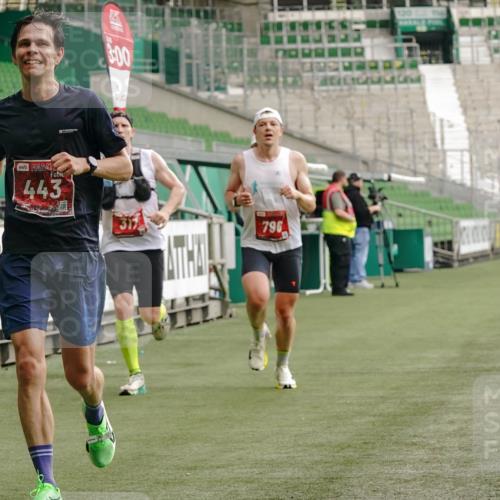 13.09.2026 - 21. swb-Marathon Bremen Michael Burmester http://msf.ph/oto/10429665 13.09.2026 12:12:18 Laufen im Stadion 317, 443, 614, 796, 1651, 692 meine-sportfotos.de