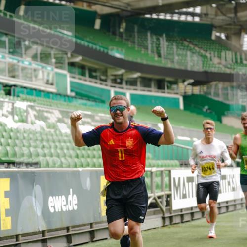 13.09.2026 - 21. swb-Marathon Bremen Michael Burmester http://msf.ph/oto/10429703 13.09.2026 10:20:56 Laufen im Stadion 10244, 10261, 10262, 10818, 10961, 10994, 11067, 11068, 11142, 11176, 11197, 11418, 11512, 11964, 12289, 12324, 12358, 12413, 12456, 12513, 12520, 12540, 13505, 13514, 13540, 13548, 13558, 13560, 13568, 13575, 13583, 13588, 13590, 13601, 13605, 13606, 13608, 13610, 13619, 13633, 13637, 10597, 12272, 12457, 12458, 13501, 13504, 13510, 13515, 13517, 13522, 13542, 13547, 13554, 13561, 13567, 13579, 13623, 13635 meine-sportfotos.de