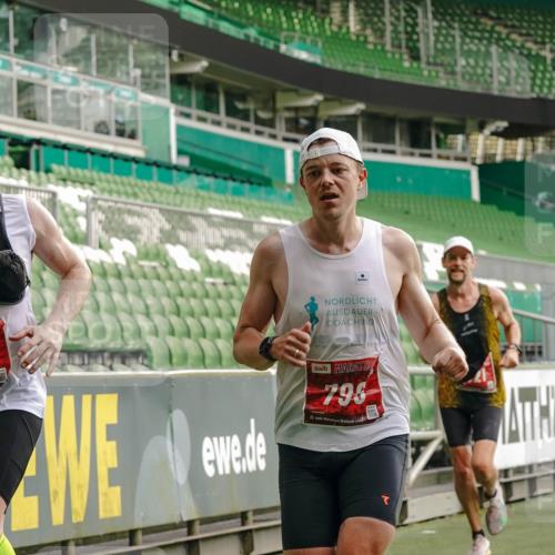 13.09.2026 - 21. swb-Marathon Bremen Michael Burmester http://msf.ph/oto/10429704 13.09.2026 12:12:22 Laufen im Stadion 317, 443, 614, 796, 1651, 692 meine-sportfotos.de