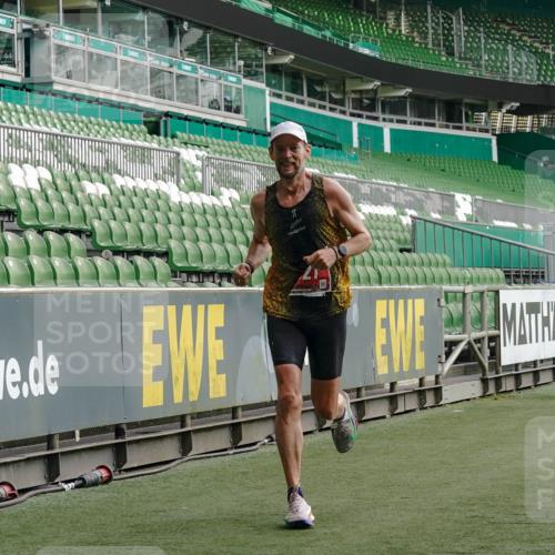 13.09.2026 - 21. swb-Marathon Bremen Michael Burmester http://msf.ph/oto/10429726 13.09.2026 12:12:24 Laufen im Stadion 317, 443, 614, 796, 1651, 692 meine-sportfotos.de