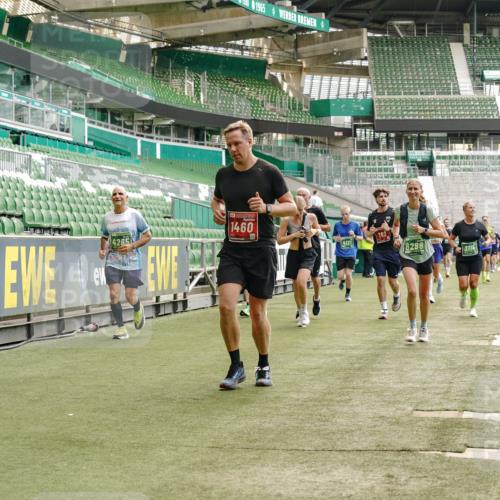 13.09.2026 - 21. swb-Marathon Bremen Michael Burmester http://msf.ph/oto/10429736 13.09.2026 13:03:28 Laufen im Stadion 209, 210, 488, 534, 596, 722, 725, 762, 881, 936, 940, 1014, 1163, 1250, 1343, 1458, 1460, 1479, 1611, 1649, 1653, 1771, 2223, 2276, 2292, 2345, 2364, 2378, 2421, 2434, 2513, 2625, 2666, 2668, 2779, 2851, 2891, 2900, 2934, 2977, 3013, 3044, 3114, 3135, 3163, 3164, 3187, 3248, 3258, 3294, 3360, 3402, 3425, 3454, 3460, 3496, 3510, 3576, 3579, 3585, 3597, 3603, 3618, 3721, 3846, 3852, 3859, 3893, 3938, 3970, 3983, 4000, 4077, 4133, 4506, 4558, 242 meine-sportfotos.de