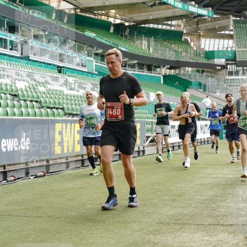 13.09.2026 - 21. swb-Marathon Bremen Michael Burmester http://msf.ph/oto/10429771 13.09.2026 13:03:29 Laufen im Stadion 209, 210, 488, 534, 596, 722, 725, 762, 881, 936, 940, 1014, 1163, 1250, 1343, 1458, 1460, 1479, 1611, 1649, 1653, 1771, 2223, 2276, 2292, 2345, 2364, 2378, 2421, 2434, 2513, 2625, 2666, 2668, 2779, 2851, 2891, 2900, 2934, 2977, 3013, 3044, 3114, 3135, 3163, 3164, 3187, 3248, 3258, 3360, 3402, 3425, 3454, 3460, 3496, 3510, 3576, 3579, 3585, 3597, 3603, 3618, 3721, 3846, 3852, 3859, 3893, 3938, 3970, 3983, 4000, 4077, 4133, 4506, 4558, 242 meine-sportfotos.de