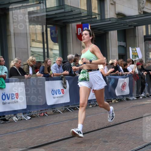 13.09.2026 - 21. swb-Marathon Bremen Strokosch-Dieckow http://msf.ph/oto/10429786 13.09.2026 13:09:40 Ziel 538, 567, 623, 1723, 1975, 2020, 2750, 4781, 5627, 8835, 9277, 9804, 9817, 195, 1034, 3197, 4473, 4782, 4895, 5111, 6652, 8759, 9241, 9789, 9866 meine-sportfotos.de