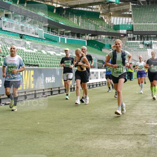 13.09.2026 - 21. swb-Marathon Bremen Michael Burmester http://msf.ph/oto/10429813 13.09.2026 13:03:30 Laufen im Stadion 209, 210, 488, 534, 596, 722, 725, 762, 881, 936, 940, 1014, 1250, 1343, 1458, 1460, 1479, 1611, 1649, 1653, 1771, 2223, 2276, 2292, 2345, 2364, 2378, 2421, 2434, 2513, 2625, 2666, 2668, 2779, 2851, 2891, 2900, 2934, 2977, 3013, 3114, 3135, 3163, 3164, 3187, 3248, 3258, 3360, 3402, 3425, 3454, 3460, 3496, 3510, 3576, 3579, 3585, 3597, 3603, 3618, 3721, 3846, 3852, 3859, 3893, 3938, 3970, 3983, 4000, 4077, 4133, 4506, 4558, 242 meine-sportfotos.de