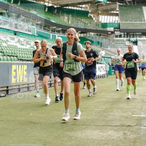 13.09.2026 - 21. swb-Marathon Bremen Michael Burmester http://msf.ph/oto/10429841 13.09.2026 13:03:31 Laufen im Stadion 209, 210, 488, 534, 596, 722, 725, 762, 881, 936, 940, 1014, 1250, 1343, 1458, 1460, 1479, 1611, 1649, 1653, 1771, 2223, 2276, 2292, 2345, 2364, 2378, 2421, 2434, 2513, 2625, 2666, 2668, 2779, 2851, 2891, 2900, 2934, 2977, 3013, 3028, 3114, 3135, 3163, 3164, 3258, 3360, 3402, 3425, 3454, 3460, 3496, 3510, 3521, 3576, 3579, 3585, 3597, 3603, 3618, 3721, 3796, 3846, 3852, 3859, 3893, 3938, 3970, 3983, 4000, 4077, 4133, 4506, 4558, 242 meine-sportfotos.de