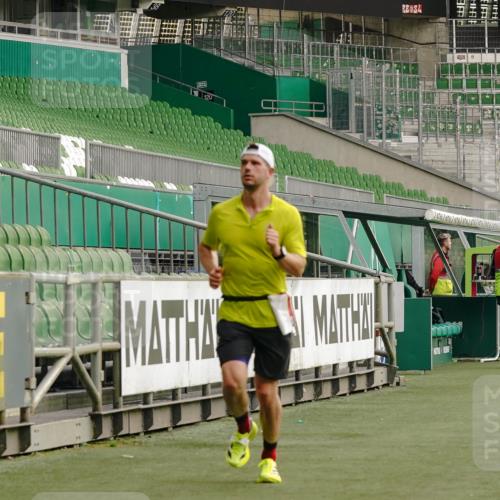 13.09.2026 - 21. swb-Marathon Bremen Michael Burmester http://msf.ph/oto/10429847 13.09.2026 12:14:10 Laufen im Stadion 245, 540, 822, 1149, 1046, 1651, 1671, 2054 meine-sportfotos.de