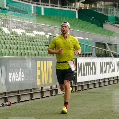 13.09.2026 - 21. swb-Marathon Bremen Michael Burmester http://msf.ph/oto/10429853 13.09.2026 12:14:11 Laufen im Stadion 245, 540, 822, 1149, 1046, 1651, 1671, 2054 meine-sportfotos.de