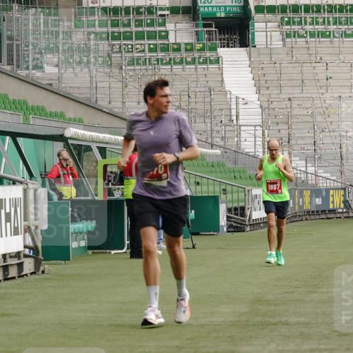 13.09.2026 - 21. swb-Marathon Bremen Michael Burmester http://msf.ph/oto/10429866 13.09.2026 12:14:51 Laufen im Stadion 245, 540, 822, 1670, 1766, 1997, 614, 1046, 1651, 1671, 2054 meine-sportfotos.de