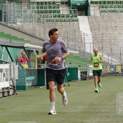 13.09.2026 - 21. swb-Marathon Bremen Michael Burmester http://msf.ph/oto/10429874 13.09.2026 12:14:51 Laufen im Stadion 245, 540, 822, 1670, 1766, 1997, 614, 1046, 1651, 1671, 2054 meine-sportfotos.de