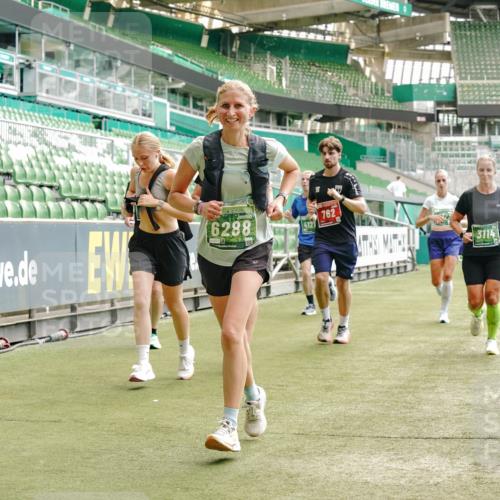 13.09.2026 - 21. swb-Marathon Bremen Michael Burmester http://msf.ph/oto/10429885 13.09.2026 13:03:31 Laufen im Stadion 209, 210, 488, 534, 596, 722, 725, 762, 881, 936, 940, 1014, 1250, 1343, 1458, 1460, 1479, 1611, 1649, 1653, 1771, 2223, 2276, 2292, 2345, 2364, 2378, 2421, 2434, 2513, 2625, 2666, 2668, 2779, 2851, 2891, 2900, 2934, 2977, 3013, 3028, 3114, 3135, 3163, 3164, 3258, 3360, 3402, 3425, 3454, 3460, 3496, 3510, 3521, 3576, 3579, 3585, 3597, 3603, 3618, 3721, 3796, 3846, 3852, 3859, 3893, 3938, 3970, 3983, 4000, 4077, 4133, 4506, 4558, 242 meine-sportfotos.de