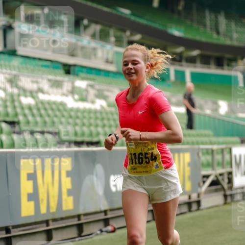 13.09.2026 - 21. swb-Marathon Bremen Michael Burmester http://msf.ph/oto/10429904 13.09.2026 10:21:05 Laufen im Stadion 10244, 10261, 10262, 10818, 10961, 10994, 11067, 11068, 11142, 11176, 11197, 11418, 11512, 11916, 11964, 12289, 12324, 12358, 12413, 12456, 12513, 12520, 12540, 13505, 13514, 13540, 13548, 13551, 13558, 13560, 13568, 13575, 13583, 13588, 13590, 13601, 13605, 13606, 13608, 13610, 13619, 13633, 13637, 10597, 12457, 12458, 13501, 13504, 13510, 13515, 13517, 13522, 13542, 13543, 13554, 13561, 13567, 13579, 13623, 13635 meine-sportfotos.de