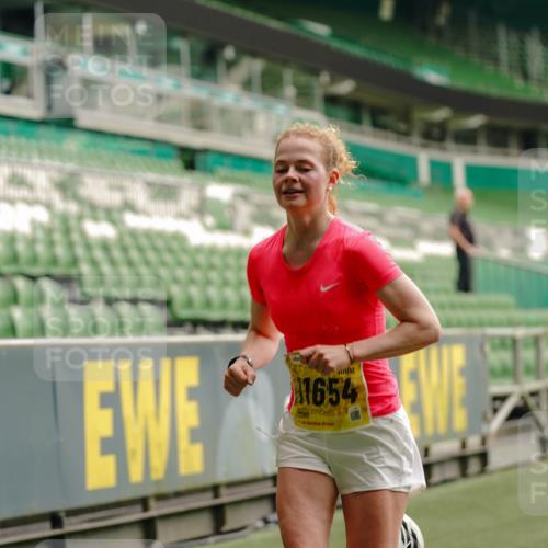 13.09.2026 - 21. swb-Marathon Bremen Michael Burmester http://msf.ph/oto/10429912 13.09.2026 10:21:05 Laufen im Stadion 10244, 10261, 10262, 10818, 10961, 10994, 11067, 11068, 11142, 11176, 11197, 11418, 11512, 11916, 11964, 12289, 12324, 12358, 12413, 12456, 12513, 12520, 12540, 13505, 13514, 13540, 13548, 13551, 13558, 13560, 13568, 13575, 13583, 13588, 13590, 13601, 13605, 13606, 13608, 13610, 13619, 13633, 13637, 10597, 12457, 12458, 13501, 13504, 13510, 13515, 13517, 13522, 13542, 13543, 13554, 13561, 13567, 13579, 13623, 13635 meine-sportfotos.de