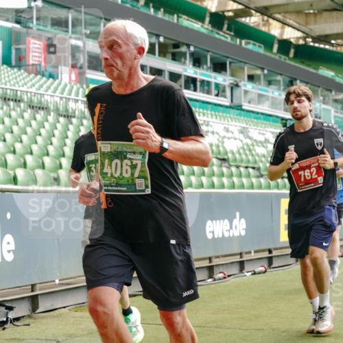 13.09.2026 - 21. swb-Marathon Bremen Michael Burmester http://msf.ph/oto/10429941 13.09.2026 13:03:34 Laufen im Stadion 209, 210, 488, 534, 596, 722, 725, 762, 881, 936, 940, 1014, 1250, 1343, 1458, 1460, 1479, 1611, 1649, 1653, 1771, 2223, 2276, 2345, 2364, 2369, 2378, 2421, 2434, 2513, 2625, 2666, 2668, 2779, 2851, 2891, 2900, 2934, 2977, 3028, 3114, 3135, 3163, 3164, 3258, 3360, 3402, 3425, 3454, 3460, 3496, 3510, 3521, 3576, 3579, 3585, 3597, 3603, 3618, 3721, 3796, 3846, 3852, 3859, 3893, 3938, 3970, 3983, 4000, 4077, 4133, 4506, 4558, 242 meine-sportfotos.de