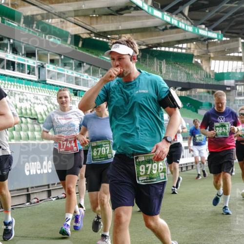 13.09.2026 - 21. swb-Marathon Bremen Michael Burmester http://msf.ph/oto/10429946 13.09.2026 13:27:28 Laufen im Stadion 111, 186, 202, 357, 364, 390, 478, 597, 726, 829, 833, 888, 925, 1077, 1220, 1412, 1473, 1496, 1608, 1618, 1700, 1769, 1958, 1961, 1984, 2236, 2273, 2309, 2388, 2404, 2428, 2502, 2507, 2508, 2542, 2558, 2576, 2582, 2592, 2656, 2675, 2725, 2748, 2817, 2875, 2876, 2923, 2965, 2970, 3045, 3047, 3050, 3073, 3084, 3184, 3219, 3359, 3433, 3540, 3592, 3629, 3756, 3885, 3907, 3978, 4457, 4660 meine-sportfotos.de