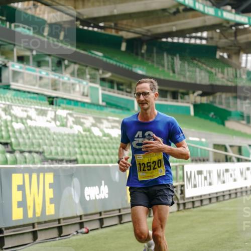 13.09.2026 - 21. swb-Marathon Bremen Michael Burmester http://msf.ph/oto/10429950 13.09.2026 10:21:08 Laufen im Stadion 10244, 10261, 10262, 10818, 10961, 10994, 11067, 11068, 11083, 11142, 11176, 11197, 11418, 11512, 11916, 11964, 12289, 12324, 12358, 12413, 12456, 12513, 12520, 12540, 13505, 13514, 13540, 13548, 13551, 13558, 13560, 13568, 13575, 13583, 13588, 13590, 13601, 13605, 13606, 13608, 13610, 13619, 13633, 13636, 13637, 10597, 12457, 12458, 13501, 13504, 13510, 13515, 13517, 13522, 13536, 13542, 13543, 13554, 13561, 13579, 13623, 13635 meine-sportfotos.de