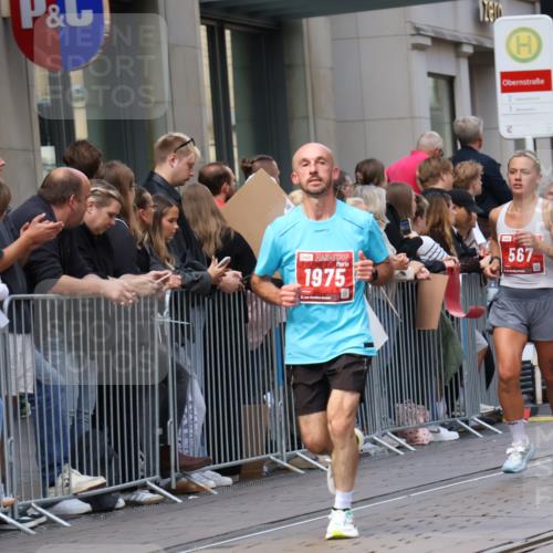 13.09.2026 - 21. swb-Marathon Bremen Strokosch-Dieckow http://msf.ph/oto/10429951 13.09.2026 13:09:57 Ziel 604, 623, 957, 1277, 2020, 3959, 5532, 8033, 8064, 8709, 9817, 195, 538, 567, 1723, 1975, 2020, 2750, 4781, 4782, 5627, 8835, 9241, 9277, 9804 meine-sportfotos.de