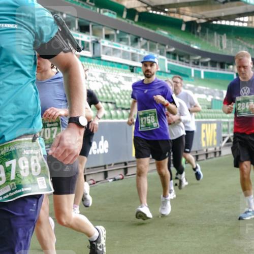 13.09.2026 - 21. swb-Marathon Bremen Michael Burmester http://msf.ph/oto/10429955 13.09.2026 13:27:29 Laufen im Stadion 111, 186, 202, 357, 364, 390, 478, 597, 726, 829, 833, 888, 925, 1077, 1220, 1412, 1473, 1496, 1608, 1700, 1769, 1958, 1961, 1984, 2236, 2273, 2309, 2388, 2404, 2428, 2502, 2507, 2508, 2542, 2558, 2576, 2582, 2592, 2656, 2725, 2748, 2817, 2875, 2876, 2923, 2965, 2970, 3045, 3047, 3050, 3073, 3084, 3184, 3219, 3359, 3433, 3540, 3592, 3629, 3756, 3885, 3907, 3978, 4238, 4457, 4660 meine-sportfotos.de