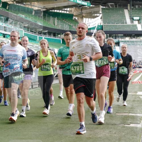 13.09.2026 - 21. swb-Marathon Bremen Michael Burmester http://msf.ph/oto/10430053 13.09.2026 13:27:34 Laufen im Stadion 111, 186, 202, 357, 364, 390, 478, 597, 726, 829, 833, 888, 925, 1077, 1220, 1412, 1473, 1496, 1608, 1700, 1769, 1958, 1961, 1984, 2236, 2273, 2309, 2388, 2404, 2428, 2502, 2507, 2508, 2542, 2558, 2576, 2582, 2592, 2725, 2748, 2817, 2875, 2876, 2923, 2965, 2970, 3045, 3047, 3050, 3073, 3084, 3184, 3219, 3359, 3540, 3589, 3592, 3629, 3756, 3826, 3885, 3907, 3978, 4238, 4457, 4660 meine-sportfotos.de
