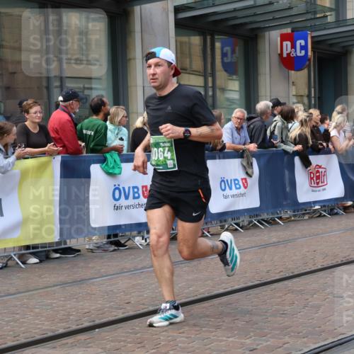 13.09.2026 - 21. swb-Marathon Bremen Strokosch-Dieckow http://msf.ph/oto/10430065 13.09.2026 13:10:03 Ziel 604, 640, 957, 1277, 2605, 3959, 5532, 6267, 7881, 8033, 8064, 8709, 538, 567, 623, 1723, 1975, 2020, 2750, 4781, 5627, 8835, 9241, 9277, 9804, 9817 meine-sportfotos.de
