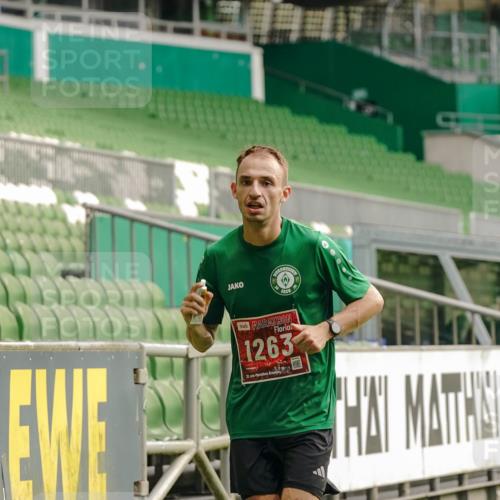 13.09.2026 - 21. swb-Marathon Bremen Michael Burmester http://msf.ph/oto/10430087 13.09.2026 12:16:30 Laufen im Stadion 1028, 1190, 1192, 1263, 1670, 1766, 1997, 317, 443, 796, 1149 meine-sportfotos.de
