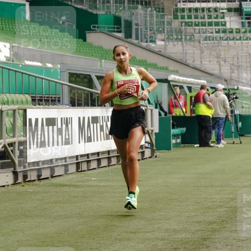 13.09.2026 - 21. swb-Marathon Bremen Michael Burmester http://msf.ph/oto/10430105 13.09.2026 12:16:32 Laufen im Stadion 1028, 1190, 1192, 1263, 1670, 1766, 1997, 317, 443, 796, 1149 meine-sportfotos.de