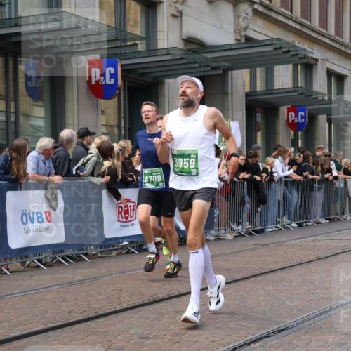 13.09.2026 - 21. swb-Marathon Bremen Strokosch-Dieckow http://msf.ph/oto/10430114 13.09.2026 13:10:06 Ziel 604, 640, 957, 1277, 2605, 3959, 5532, 5620, 6267, 7881, 8033, 8064, 8709, 538, 567, 623, 1723, 1975, 2020, 2750, 4781, 5627, 8835, 9277, 9804, 9817 meine-sportfotos.de
