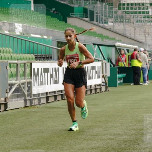 13.09.2026 - 21. swb-Marathon Bremen Michael Burmester http://msf.ph/oto/10430120 13.09.2026 12:16:33 Laufen im Stadion 1028, 1190, 1192, 1263, 1670, 1766, 1997, 317, 443, 796, 1149 meine-sportfotos.de