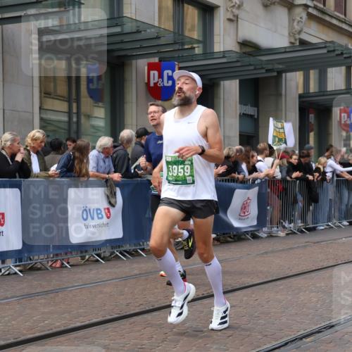 13.09.2026 - 21. swb-Marathon Bremen Strokosch-Dieckow http://msf.ph/oto/10430122 13.09.2026 13:10:06 Ziel 604, 640, 957, 1277, 2605, 3959, 5532, 5620, 6267, 7881, 8033, 8064, 8709, 538, 567, 623, 1723, 1975, 2020, 2750, 4781, 5627, 8835, 9277, 9804, 9817 meine-sportfotos.de