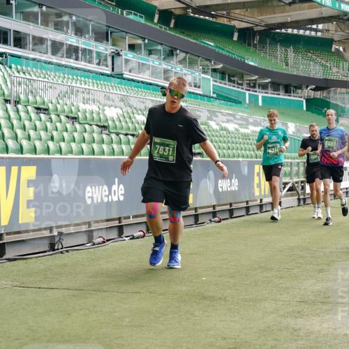 13.09.2026 - 21. swb-Marathon Bremen Michael Burmester http://msf.ph/oto/10430133 13.09.2026 13:03:43 Laufen im Stadion 209, 210, 488, 534, 596, 725, 762, 881, 936, 940, 1014, 1343, 1458, 1460, 1479, 1611, 1649, 1653, 1771, 2223, 2276, 2364, 2369, 2421, 2434, 2513, 2625, 2668, 2779, 2851, 2872, 2891, 2900, 2934, 2977, 3028, 3114, 3135, 3258, 3360, 3402, 3425, 3454, 3460, 3496, 3510, 3521, 3576, 3579, 3585, 3597, 3603, 3618, 3721, 3796, 3846, 3852, 3859, 3893, 3909, 3938, 3970, 3983, 4000, 4077, 4133, 4506, 4558, 242 meine-sportfotos.de