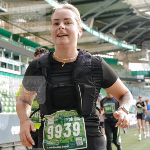 13.09.2026 - 21. swb-Marathon Bremen Michael Burmester http://msf.ph/oto/10430138 13.09.2026 13:27:38 Laufen im Stadion 111, 186, 202, 357, 364, 390, 478, 597, 726, 829, 833, 888, 925, 1077, 1220, 1412, 1473, 1496, 1608, 1700, 1769, 1958, 1961, 1984, 2236, 2273, 2309, 2388, 2404, 2428, 2502, 2507, 2542, 2574, 2576, 2582, 2592, 2725, 2748, 2817, 2875, 2876, 2923, 2965, 3045, 3047, 3050, 3073, 3084, 3184, 3219, 3359, 3540, 3589, 3592, 3629, 3756, 3826, 3885, 3907, 3978, 4108, 4238, 4457, 4660 meine-sportfotos.de