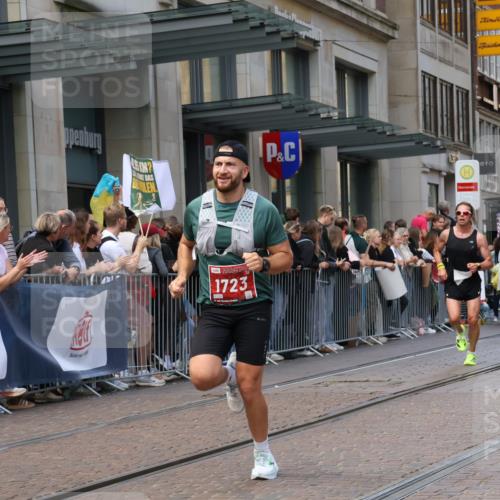 13.09.2026 - 21. swb-Marathon Bremen Strokosch-Dieckow http://msf.ph/oto/10430148 13.09.2026 13:10:08 Ziel 604, 640, 957, 1181, 1277, 1554, 2605, 3959, 4727, 5532, 5620, 6267, 7881, 8033, 8064, 8709, 538, 567, 623, 957, 1723, 1975, 2020, 4781, 5627, 8835, 9277, 9804, 9817 meine-sportfotos.de